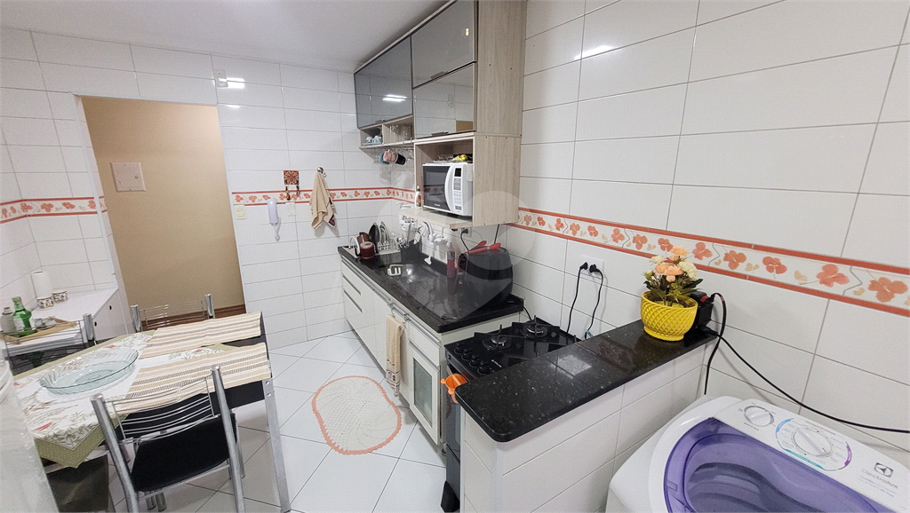 Apartamento 2 dormitorios, uma vaga, com 69 m² 