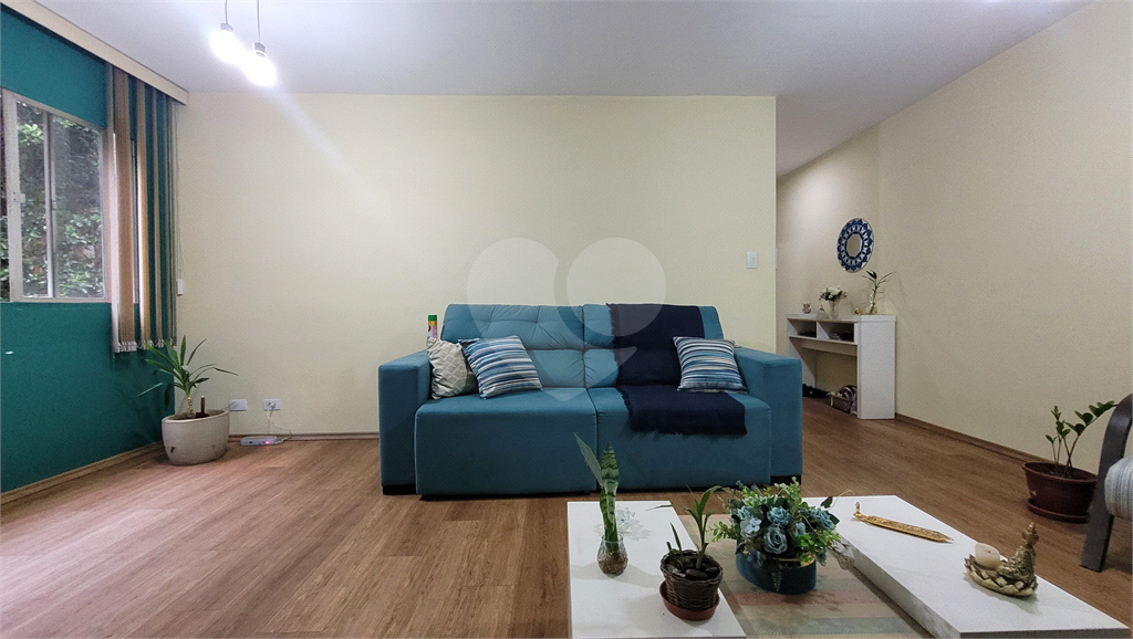 Apartamento 2 dormitorios, uma vaga, com 69 m² 