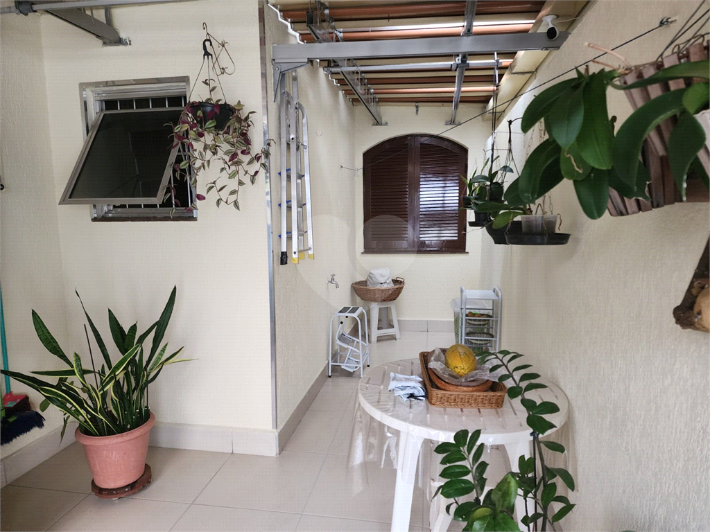 Vende Excelente Casa Térrea Jardim São Paulo ZN 3 quartos 2 suítes 5 vagas área gourmet. 