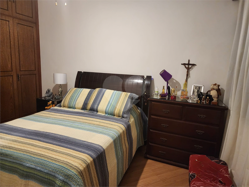 Vende Excelente Casa Térrea Jardim São Paulo ZN 3 quartos 2 suítes 5 vagas área gourmet. 