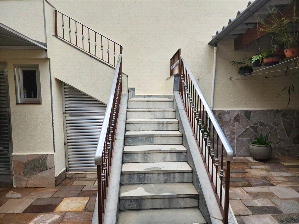 Vende Excelente Casa Térrea Jardim São Paulo ZN 3 quartos 2 suítes 5 vagas área gourmet. 