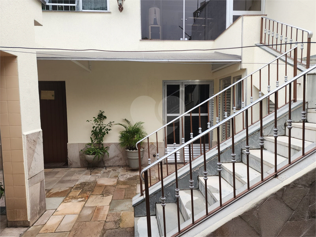 Vende Excelente Casa Térrea Jardim São Paulo ZN 3 quartos 2 suítes 5 vagas área gourmet. 