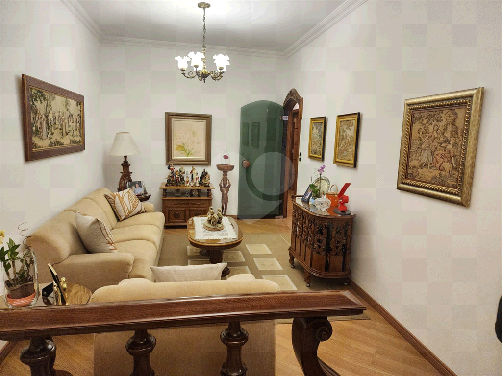 Vende Excelente Casa Térrea Jardim São Paulo ZN 3 quartos 2 suítes 5 vagas área gourmet. 