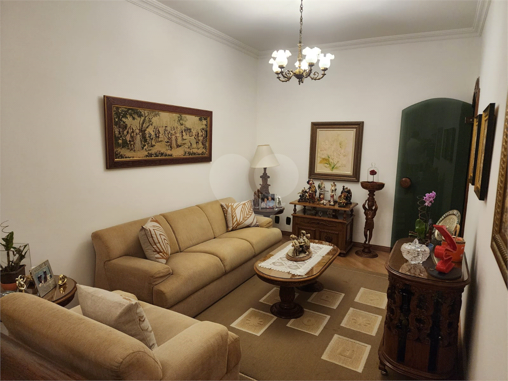 Vende Excelente Casa Térrea Jardim São Paulo ZN 3 quartos 2 suítes 5 vagas área gourmet. 