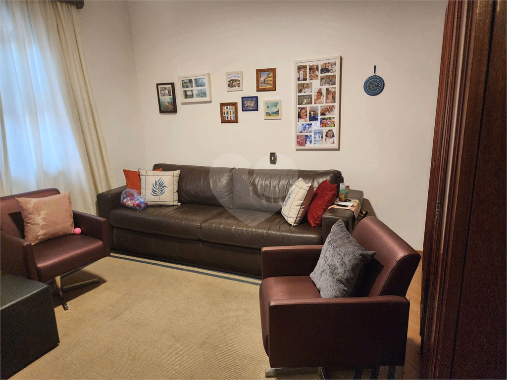 Vende Excelente Casa Térrea Jardim São Paulo ZN 3 quartos 2 suítes 5 vagas área gourmet. 