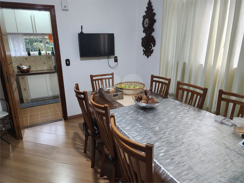 Vende Excelente Casa Térrea Jardim São Paulo ZN 3 quartos 2 suítes 5 vagas área gourmet. 