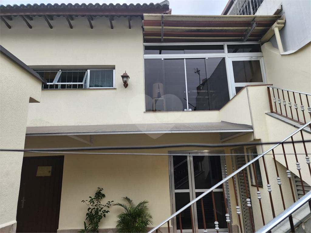 Vende Excelente Casa Térrea Jardim São Paulo ZN 3 quartos 2 suítes 5 vagas área gourmet. 