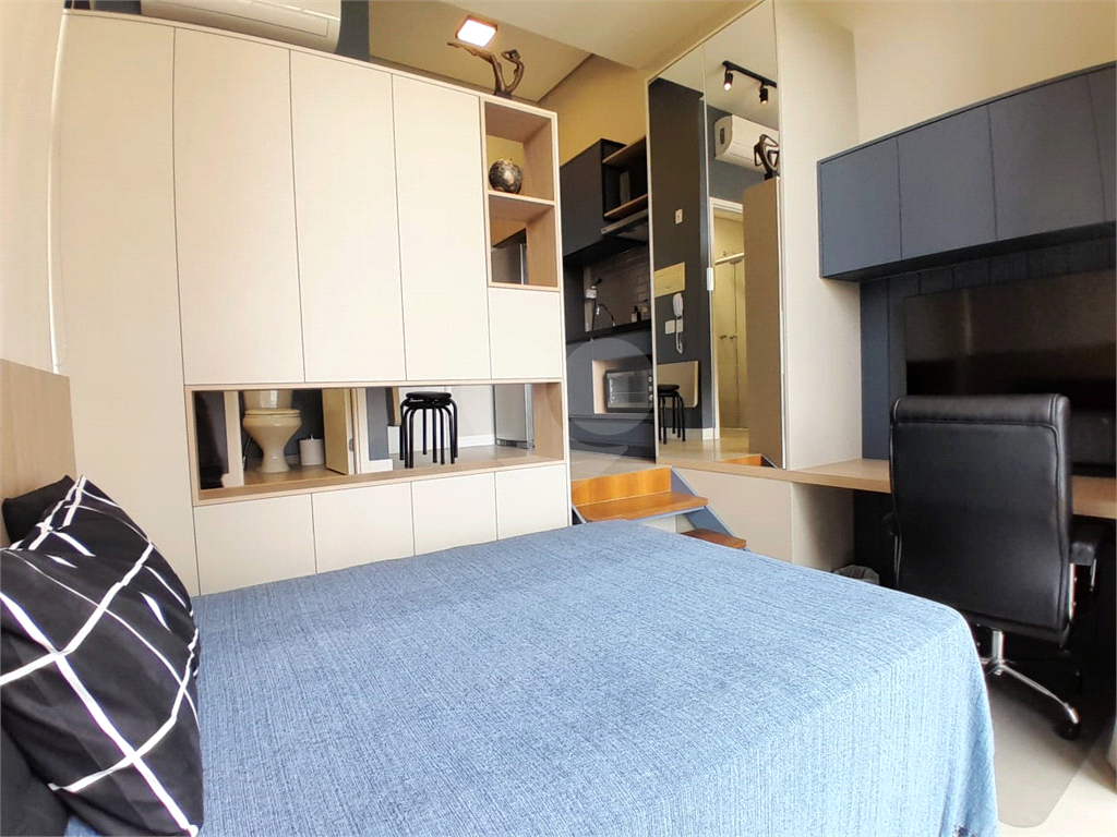 APARTAMENTO em PINHEIROS