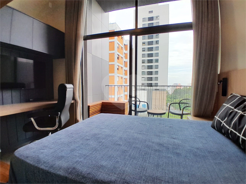 APARTAMENTO em PINHEIROS