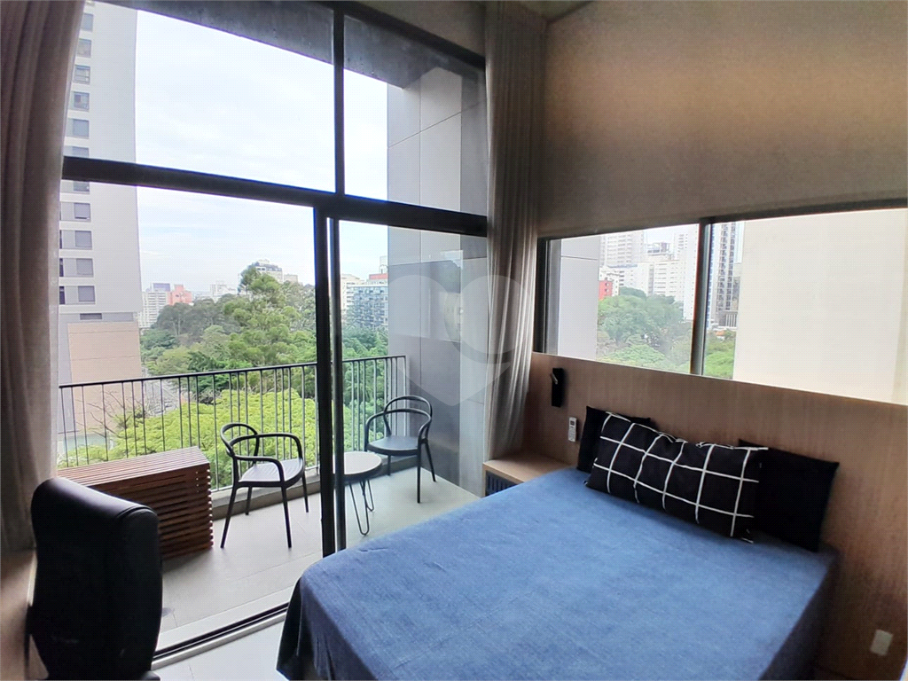 APARTAMENTO em PINHEIROS