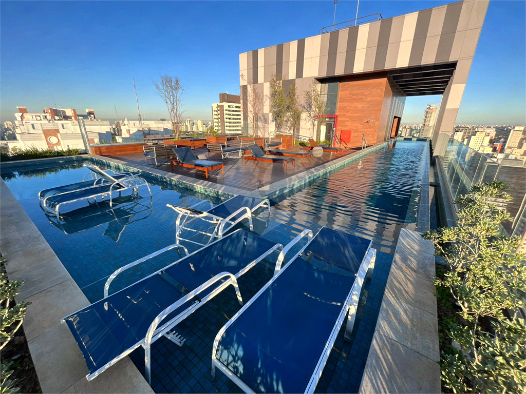 APARTAMENTO em PINHEIROS