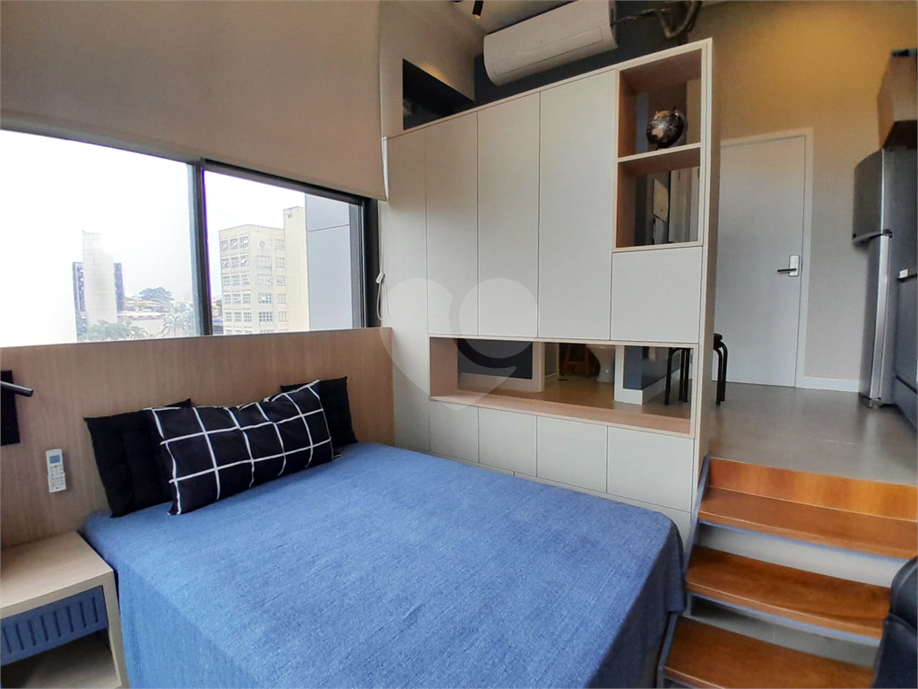 APARTAMENTO em PINHEIROS