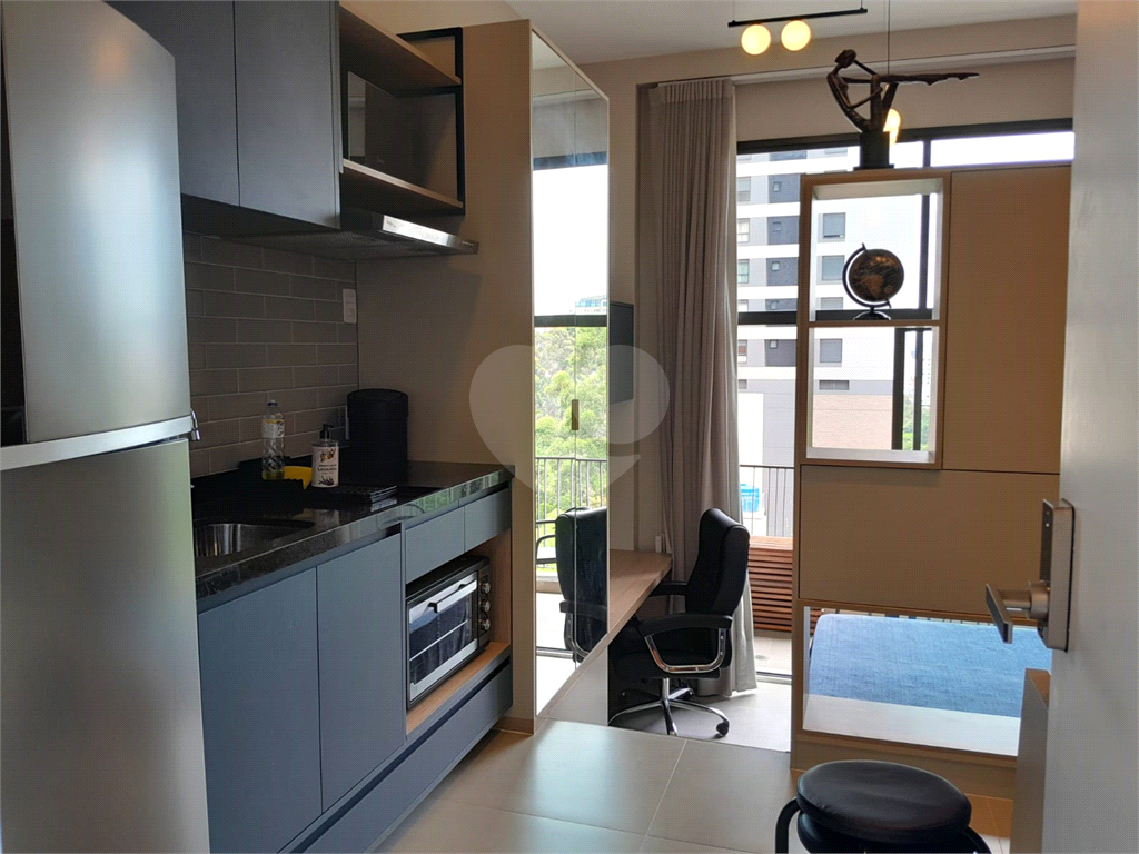 APARTAMENTO em PINHEIROS