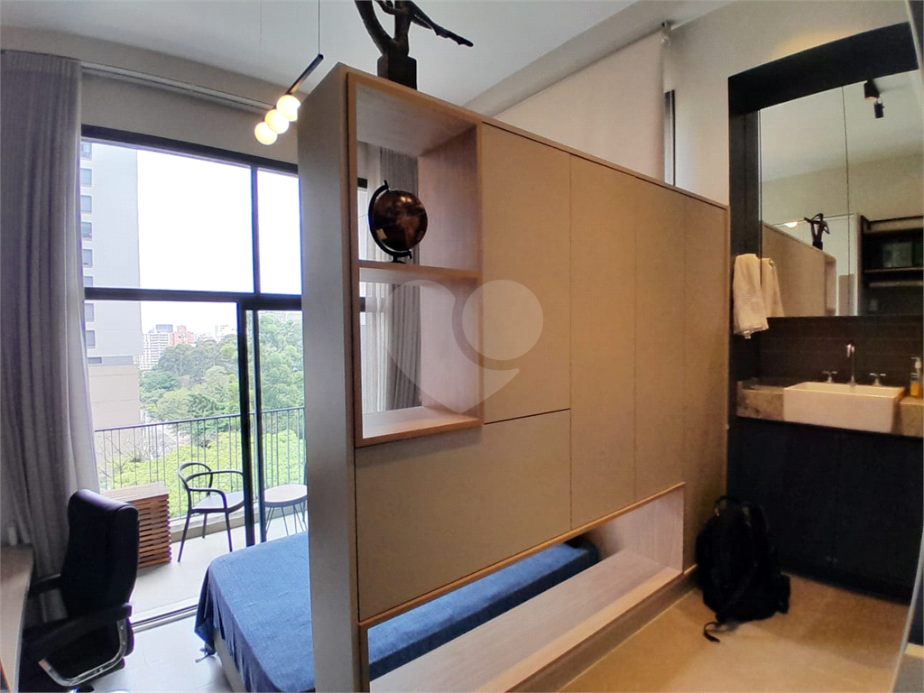 APARTAMENTO em PINHEIROS