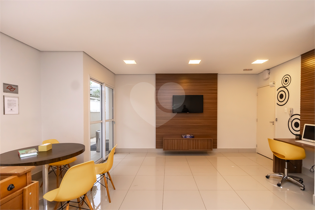 Apartamento- Saúde - 2 Dormitórios - 1 Suíte - 2 Banheiros - 1 Vaga - Venda