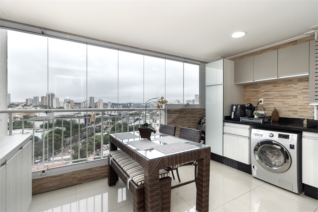 Apartamento- Saúde - 2 Dormitórios - 1 Suíte - 2 Banheiros - 1 Vaga - Venda