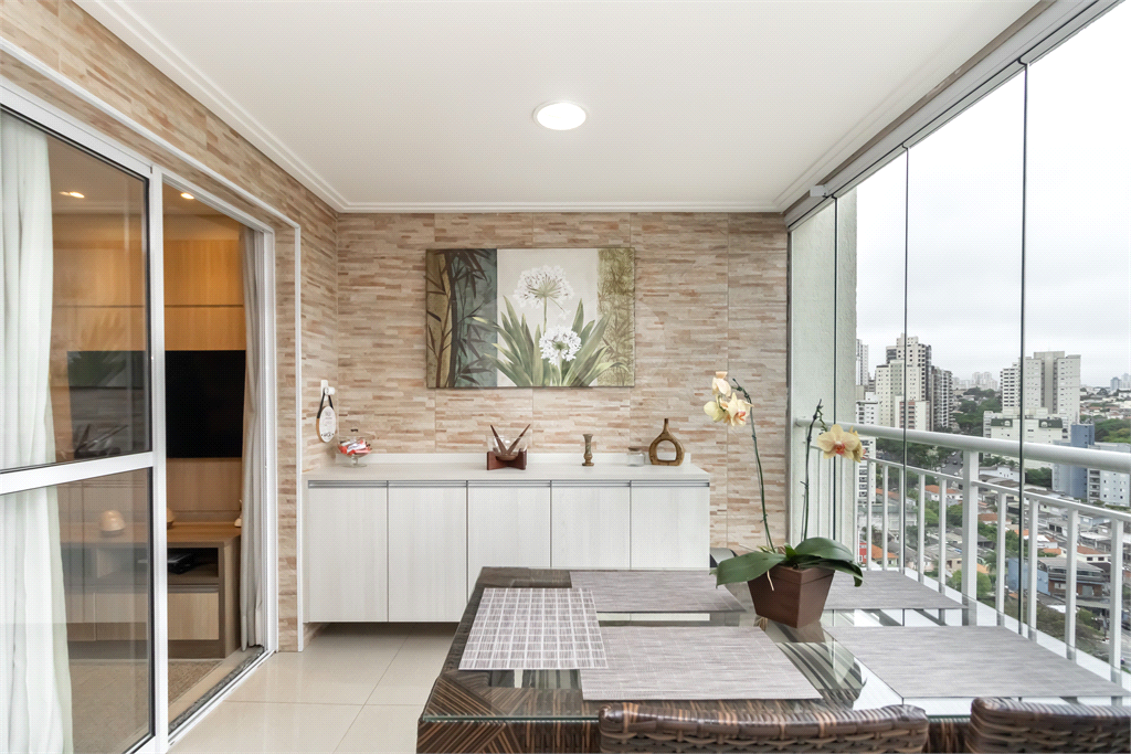 Apartamento- Saúde - 2 Dormitórios - 1 Suíte - 2 Banheiros - 1 Vaga - Venda