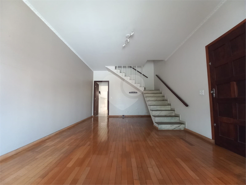 Oportunidade - Sobrado Amplo com 3 dormitórios e 3 vagas - Vila Maria