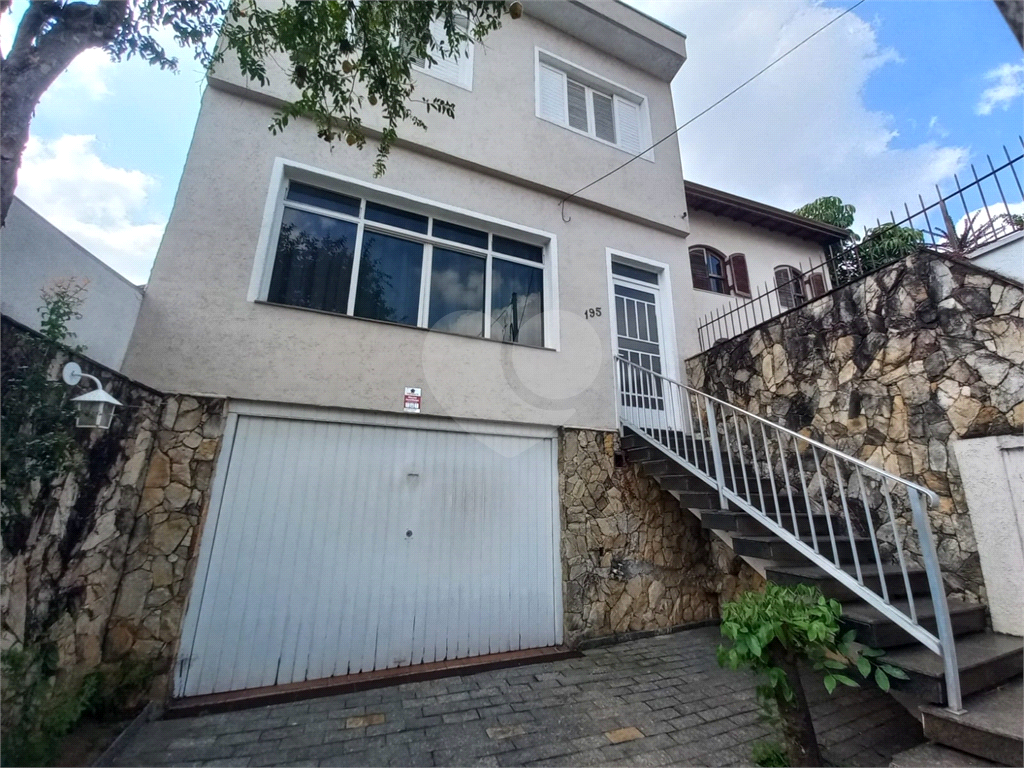 Oportunidade - Sobrado Amplo com 3 dormitórios e 3 vagas - Vila Maria