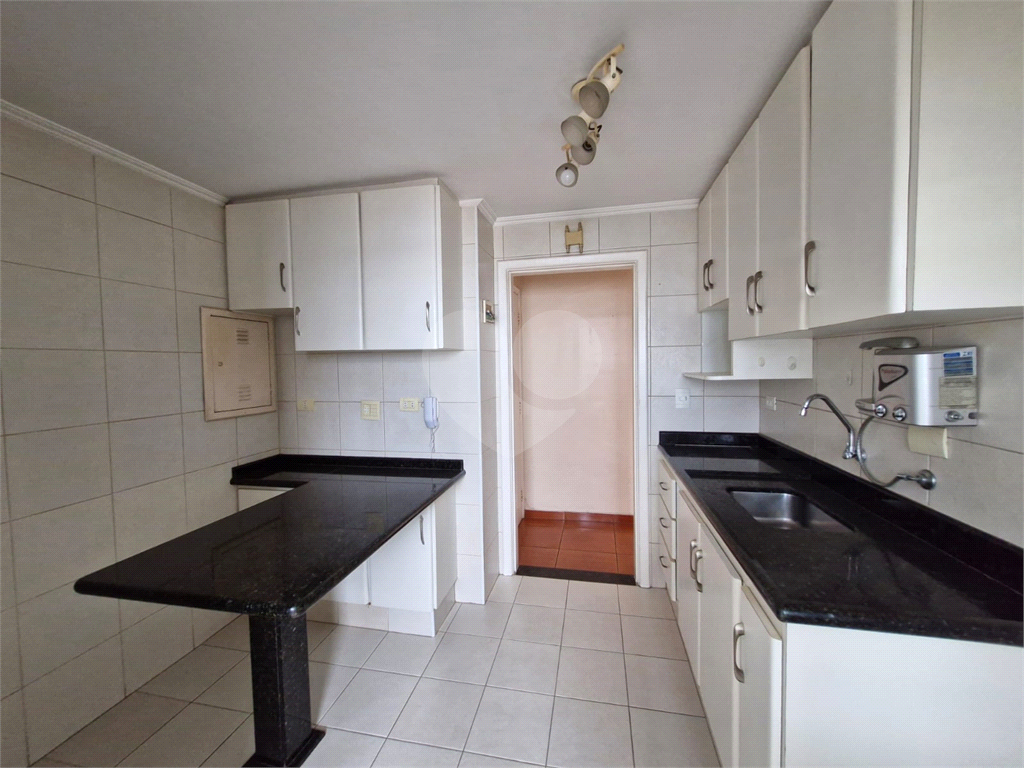 Apartamento à venda com 3 quartos, 70m² - Foto 20