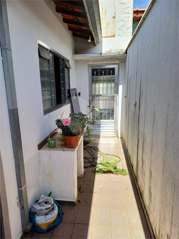 Casa à venda com 3 quartos, 105m² - Foto 14