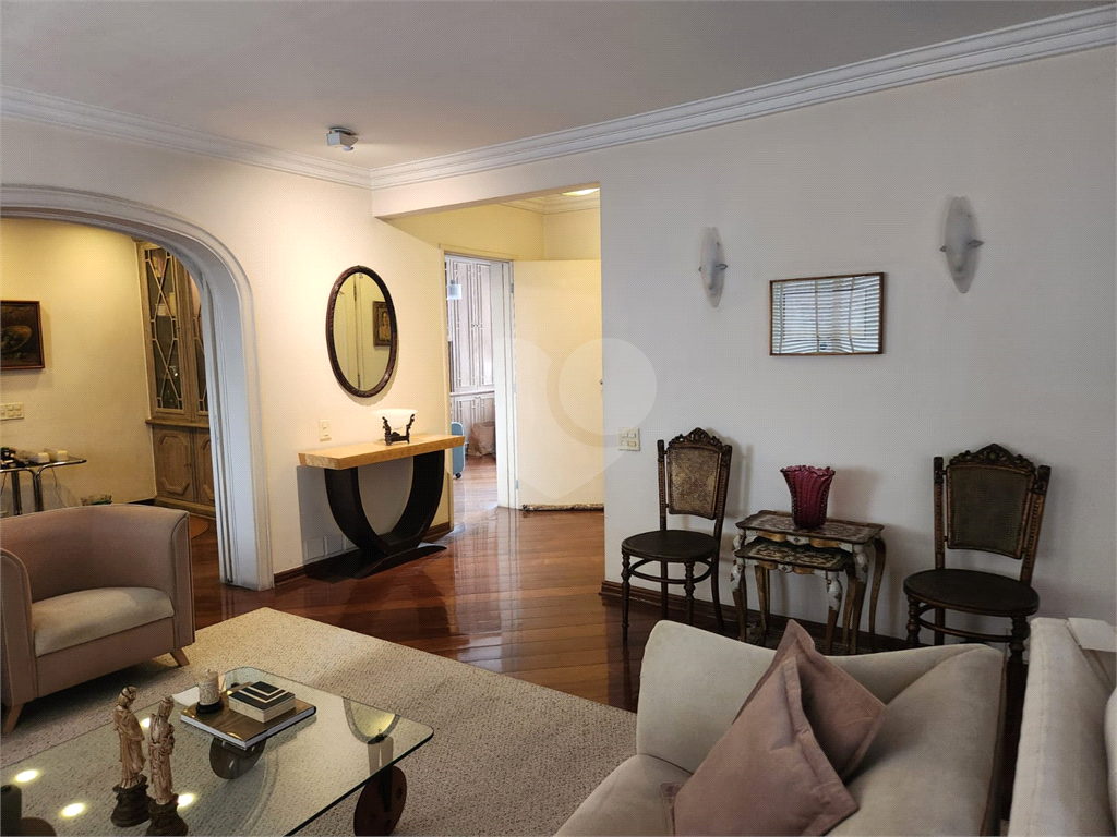 APARTAMENTO em JARDIM EUROPA