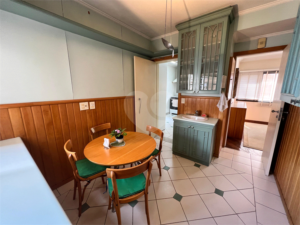 APARTAMENTO em JARDIM EUROPA