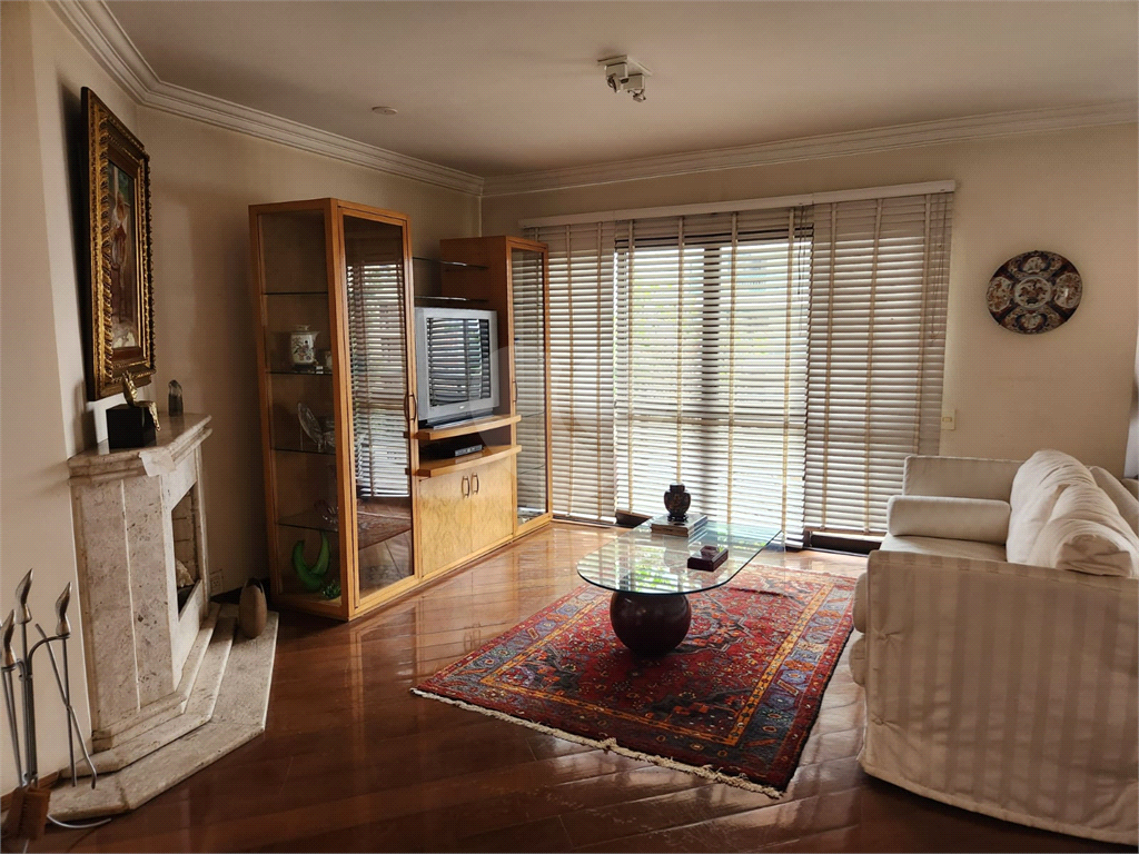 APARTAMENTO em JARDIM EUROPA