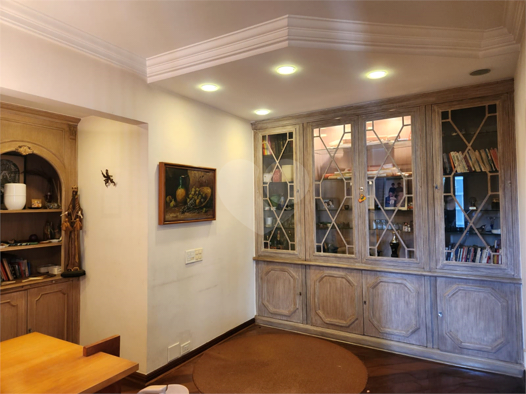 APARTAMENTO em JARDIM EUROPA