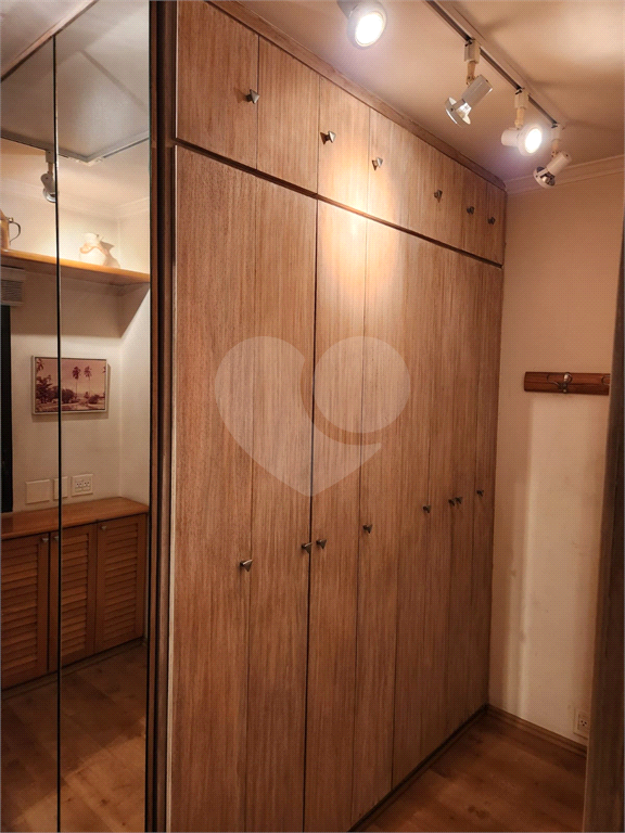 APARTAMENTO em JARDIM EUROPA