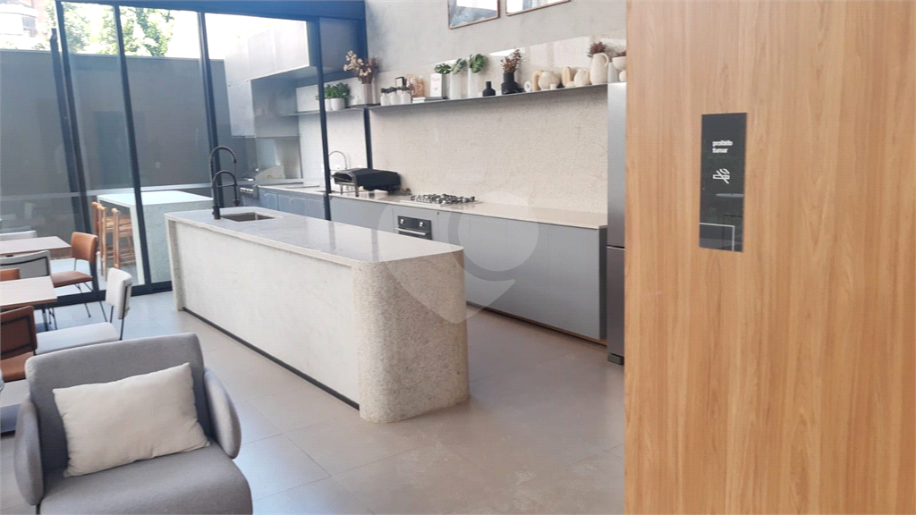 Apartamento Tipo Studio com 01 Quarto Suíte. Sala com terreço. Em Pinheiros