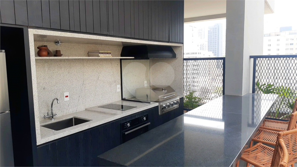 Apartamento Tipo Studio com 01 Quarto Suíte. Sala com terreço. Em Pinheiros