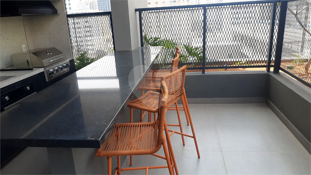 Apartamento Tipo Studio com 01 Quarto Suíte. Sala com terreço. Em Pinheiros