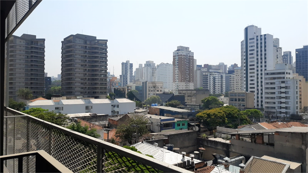 Apartamento Tipo Studio com 01 Quarto Suíte. Sala com terreço. Em Pinheiros