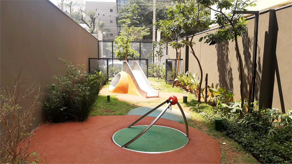Apartamento Tipo Studio com 01 Quarto Suíte. Sala com terreço. Em Pinheiros