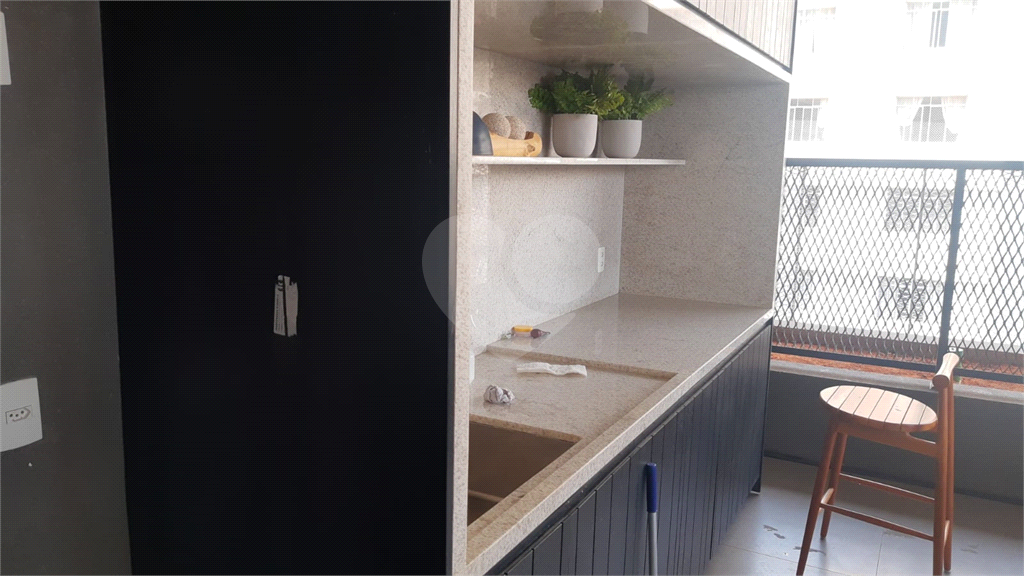 Apartamento Tipo Studio com 01 Quarto Suíte. Sala com terreço. Em Pinheiros
