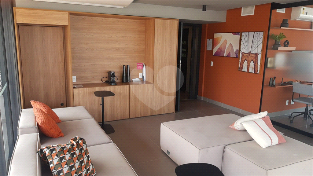 Apartamento Tipo Studio com 01 Quarto Suíte. Sala com terreço. Em Pinheiros