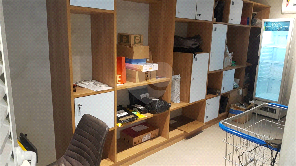 Apartamento Tipo Studio com 01 Quarto Suíte. Sala com terreço. Em Pinheiros