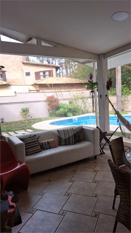 Cada de condominio  4 dorm 