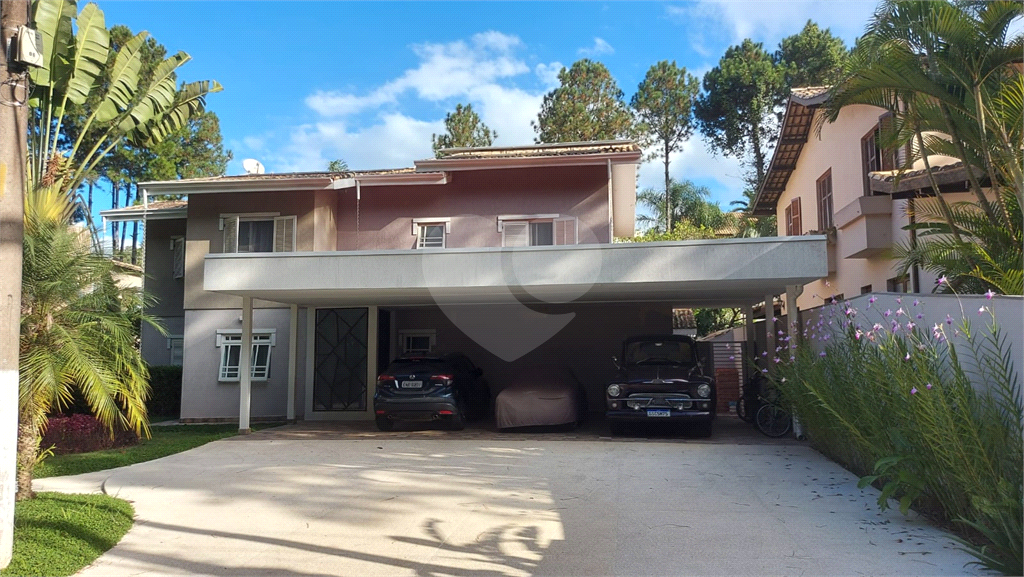 Cada de condominio  4 dorm 