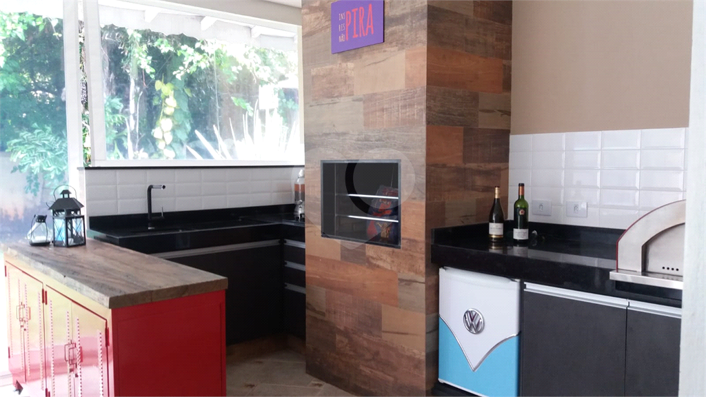 Cada de condominio  4 dorm 