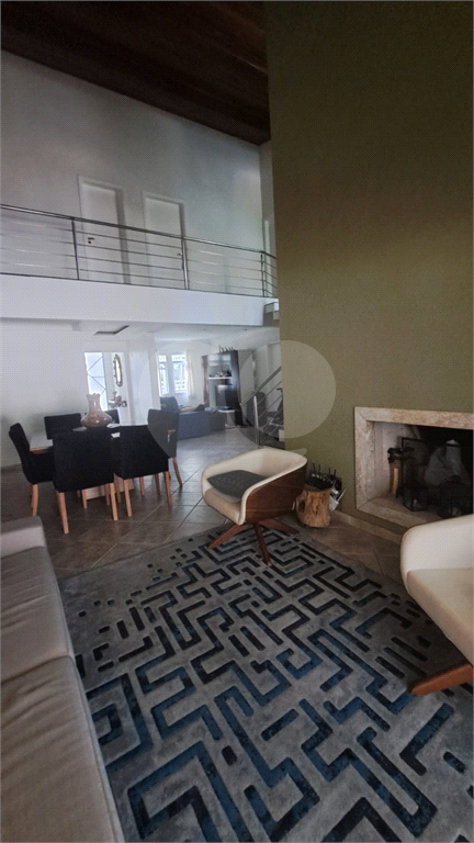 Cada de condominio  4 dorm 
