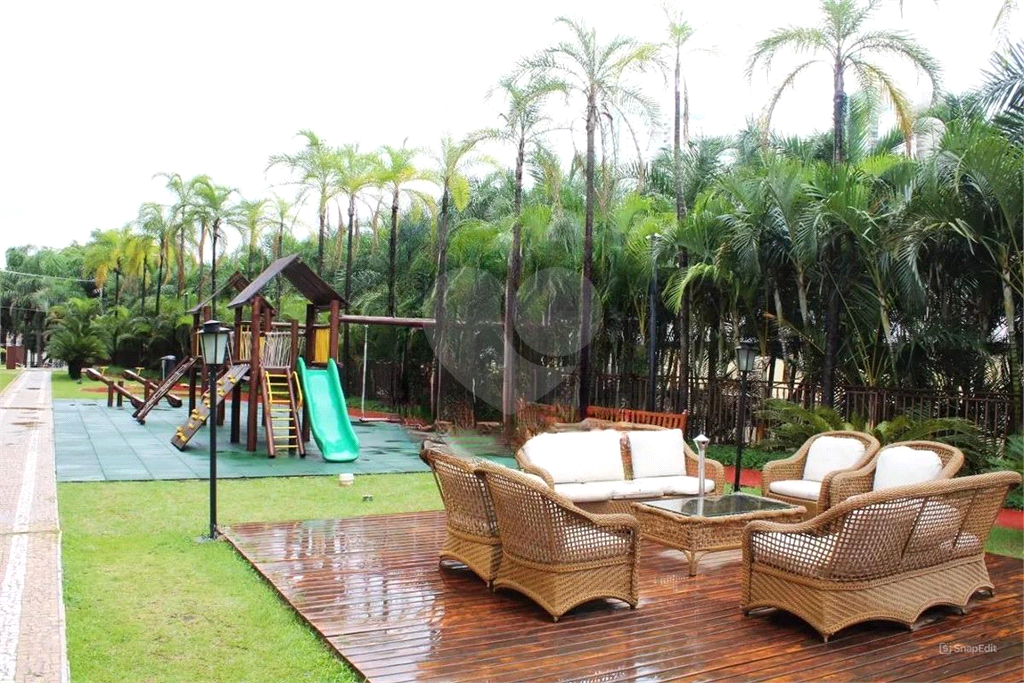 Apartamento Guardem completamente mobiliado com 2 vagas, quintal amplo