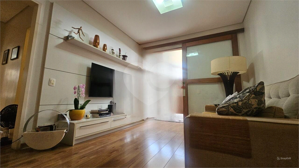 Apartamento Guardem completamente mobiliado com 2 vagas, quintal amplo