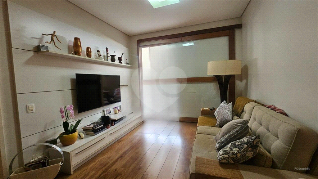 Apartamento Guardem completamente mobiliado com 2 vagas, quintal amplo