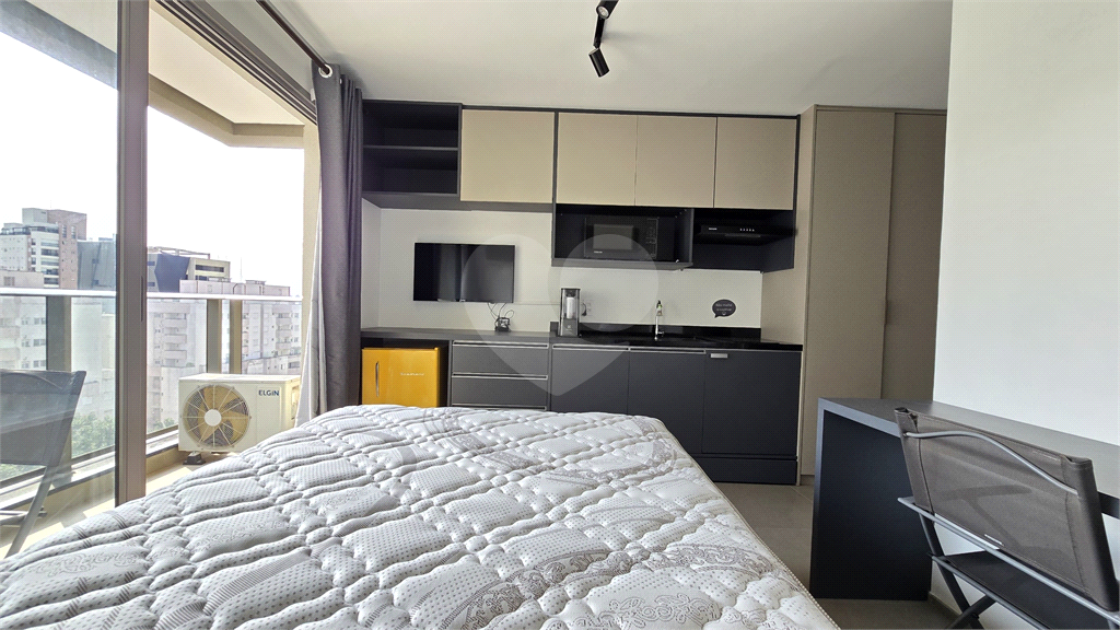 Apartamento Studio para venda com 1 dormitório na CONSOLAÇÃO.