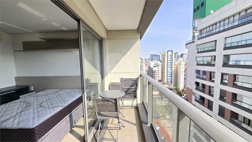 Apartamento Studio para venda com 1 dormitório na CONSOLAÇÃO.