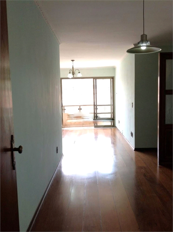 Apartamento à venda com 3 quartos, 120m² - Foto 1