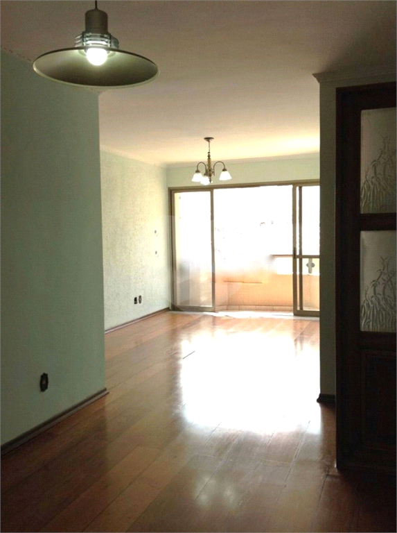 Apartamento à venda com 3 quartos, 120m² - Foto 2