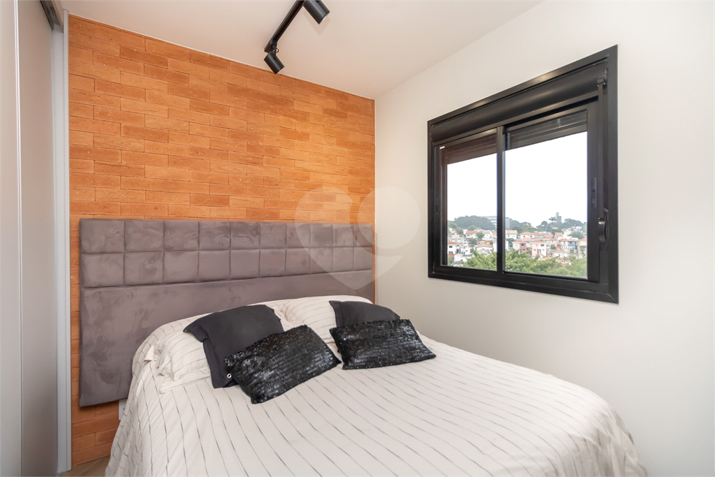 Apartamento - Saúde - 2 Dormitórios - 1 Suílte - 2 Banheiros - 1 Vaga - Venda